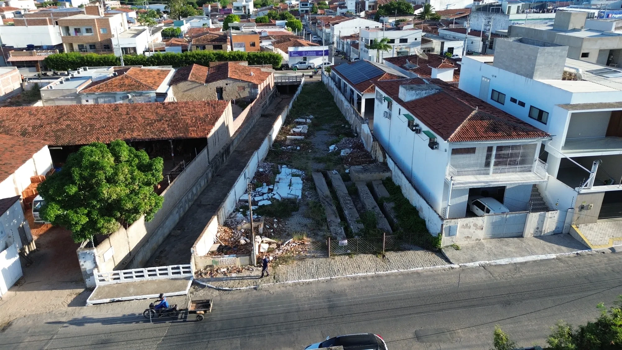 Foto do imóvel: Terreno à Venda, 600 metros em Santa Cruz - Santa Cruz