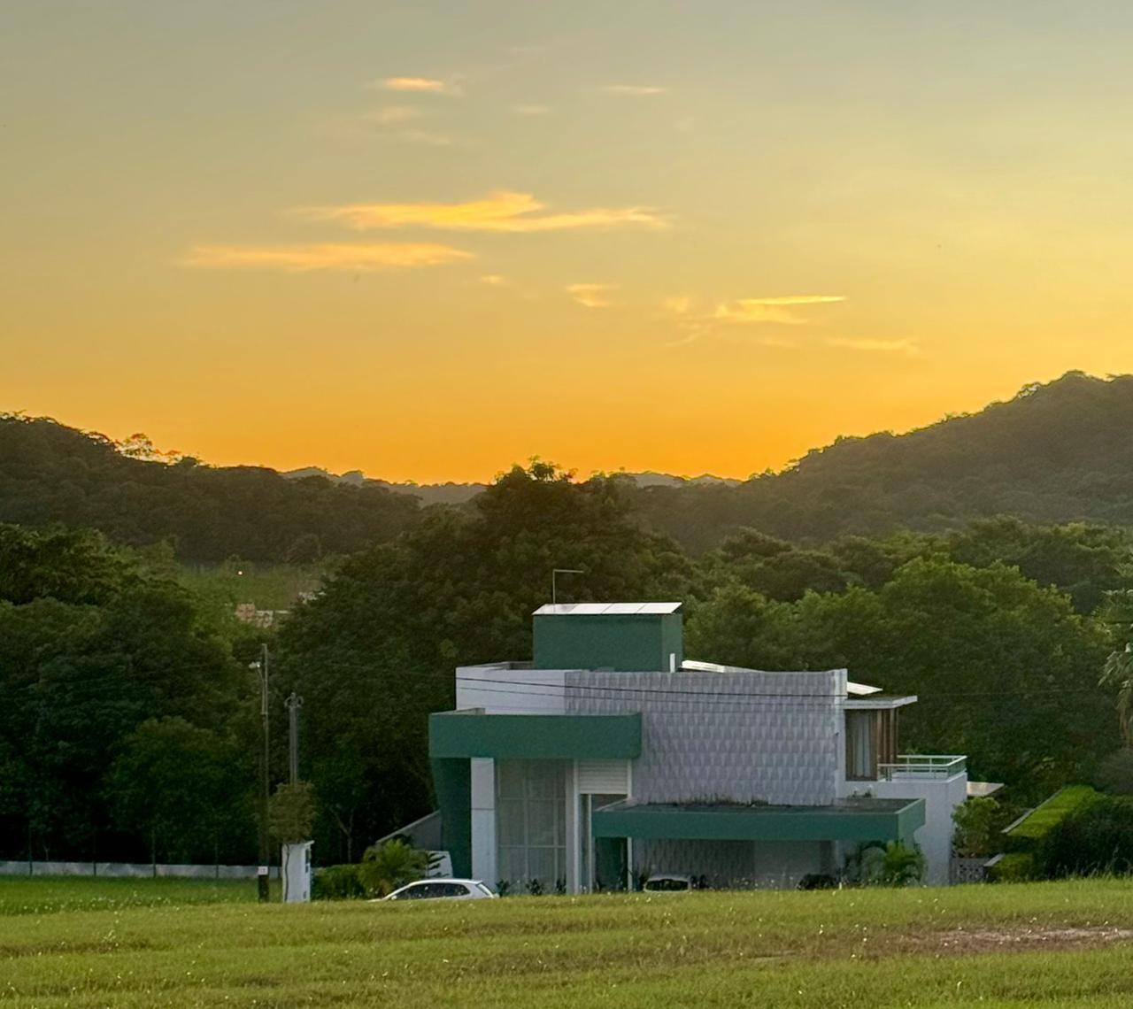 Foto do imóvel: Casa com 4 Quartos à Venda, 384 m² em Várzea - Recife