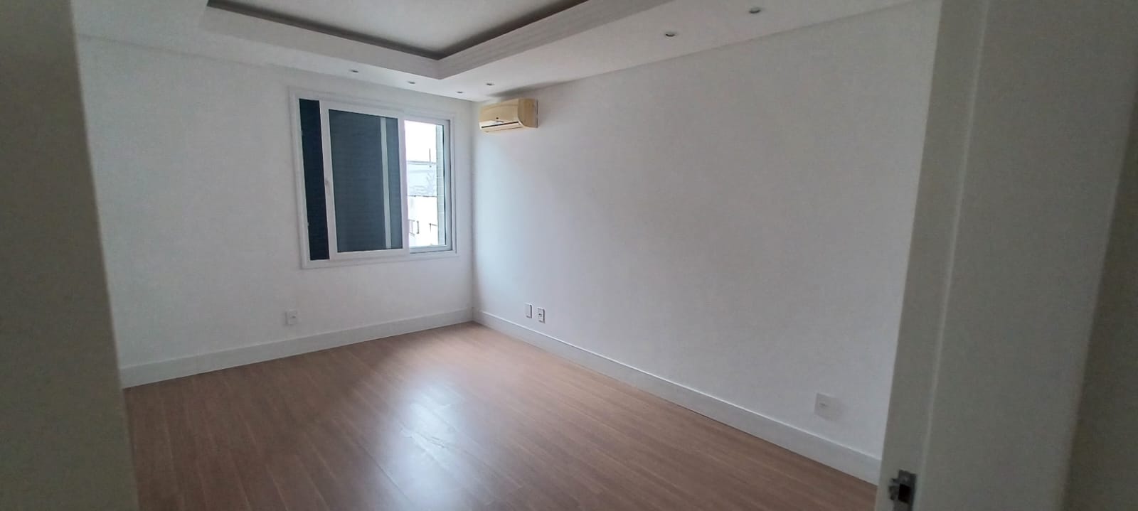 Imagem Cobertura com 3 Quartos à Venda, 240 m²em Centro - Florianópolis