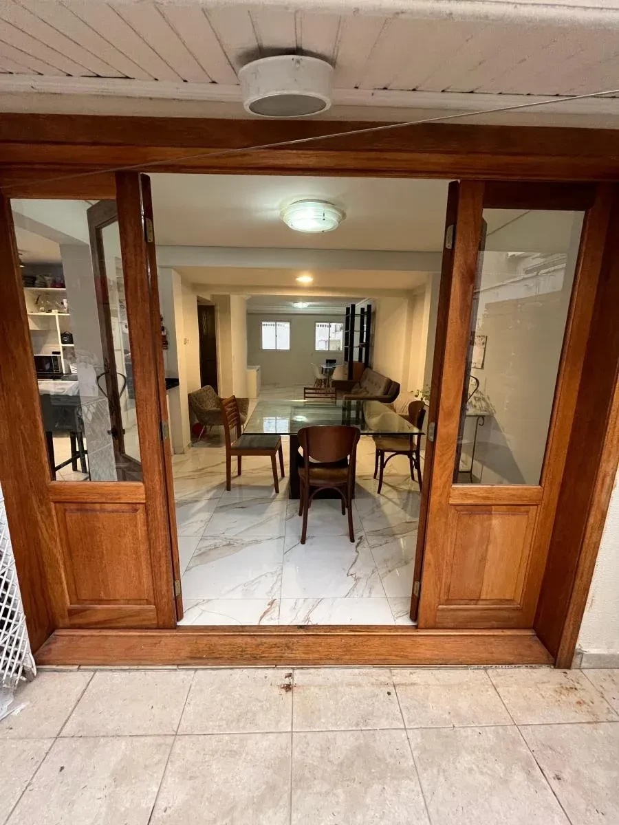 Imagem Sobrado com 3 Quartos à Venda, 147 metros em Bacacheri - Curitiba