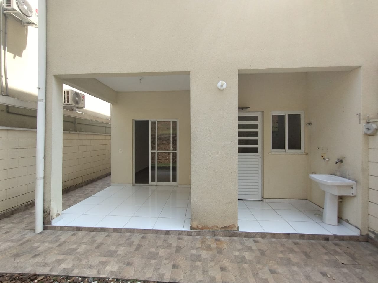 Imagem Casa de Condomínio com 3 Quartos para Alugar, 105 m²em Paisagem Renoir - Cotia