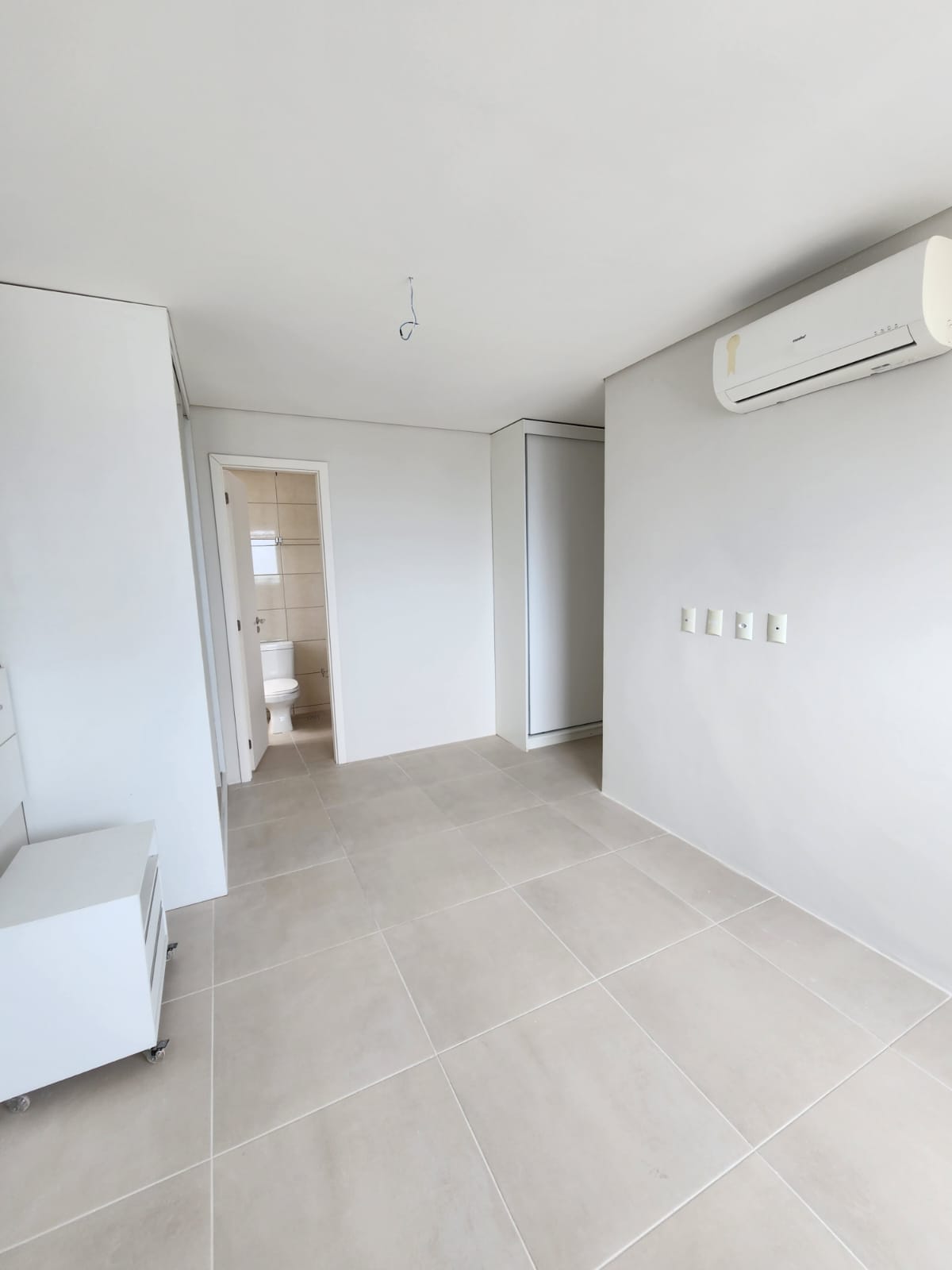 Imagem Apartamento com 4 Quartos à Venda, 136 m²em Pina - Recife