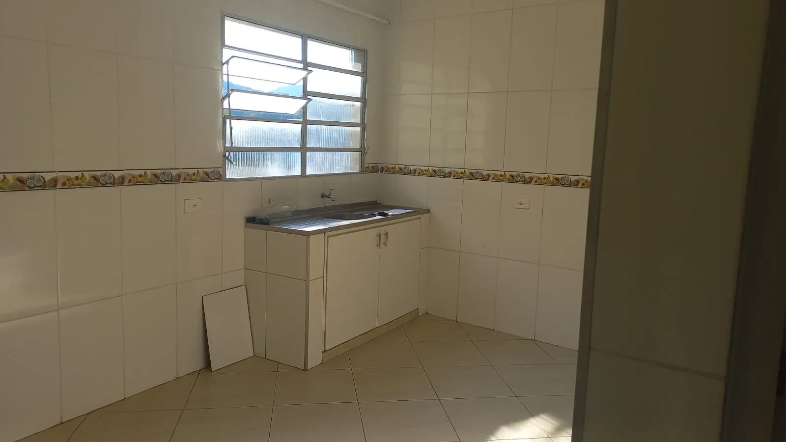 Imagem Casa com 1 Quarto para Alugar, 40 metro em Jardim Daysy - São Paulo
