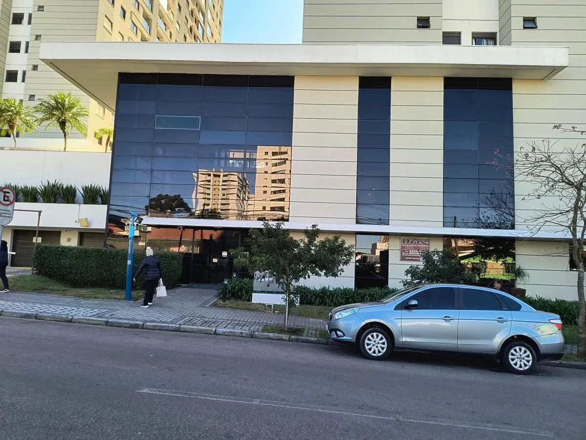 Imagem Apartamento com 2 Quartos à Venda, 59 metros em Capão Raso - Curitiba