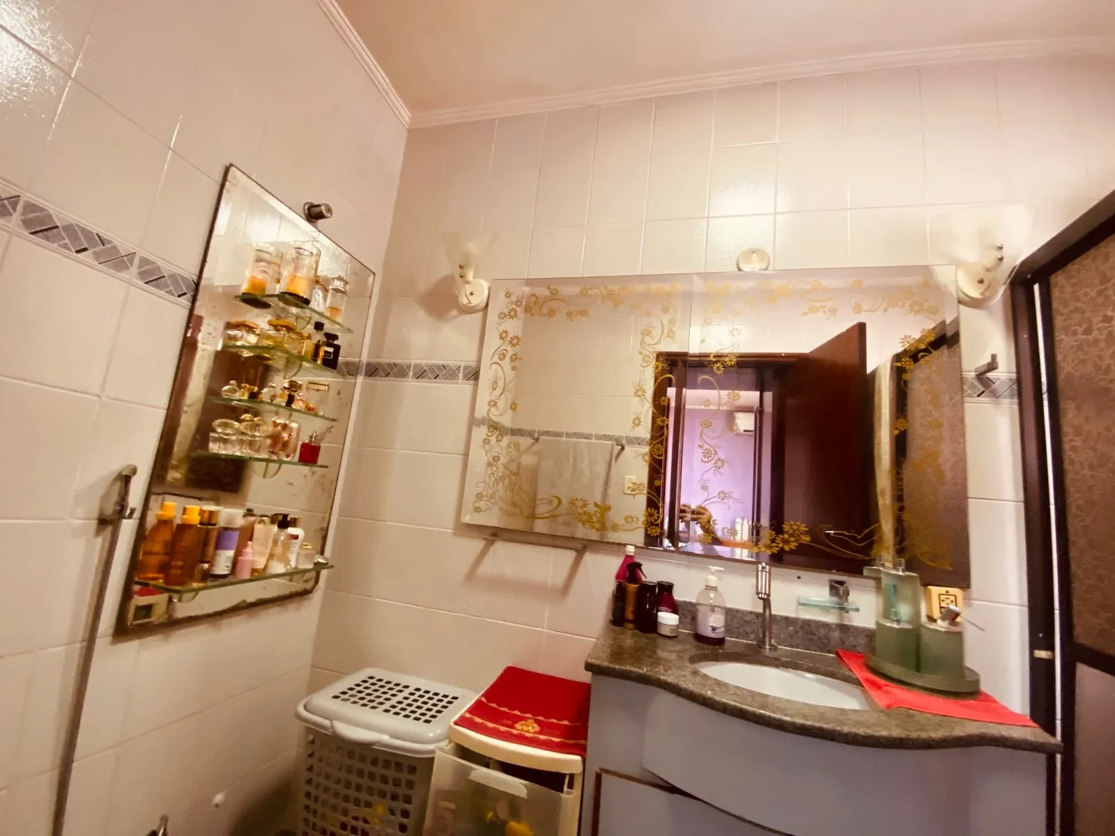 Imagem Sobrado com 4 Quartos à Venda, 255 m² em Embaré - Santos