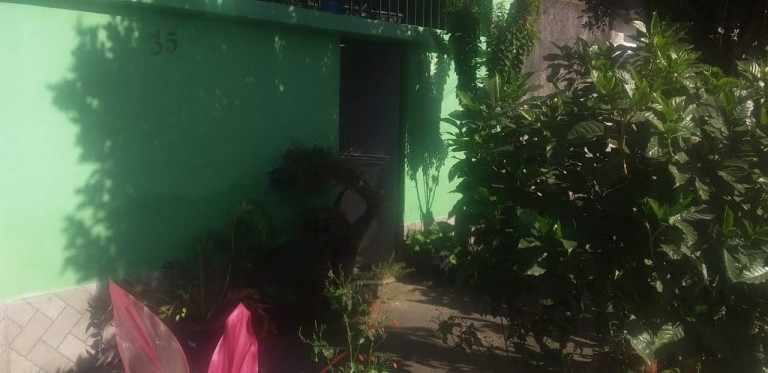 Casa com 2 Quartos à Venda,  em Miguel Couto - Nova Iguaçu