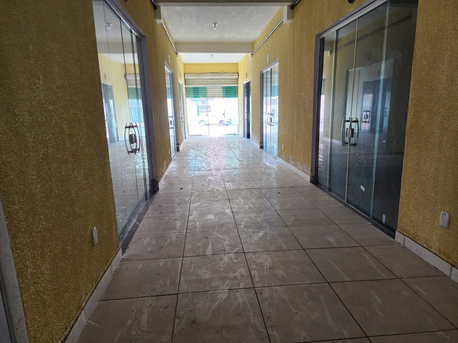 Imagem Imóvel Comercial à Venda, 650 metro em Centro - Simões Filho