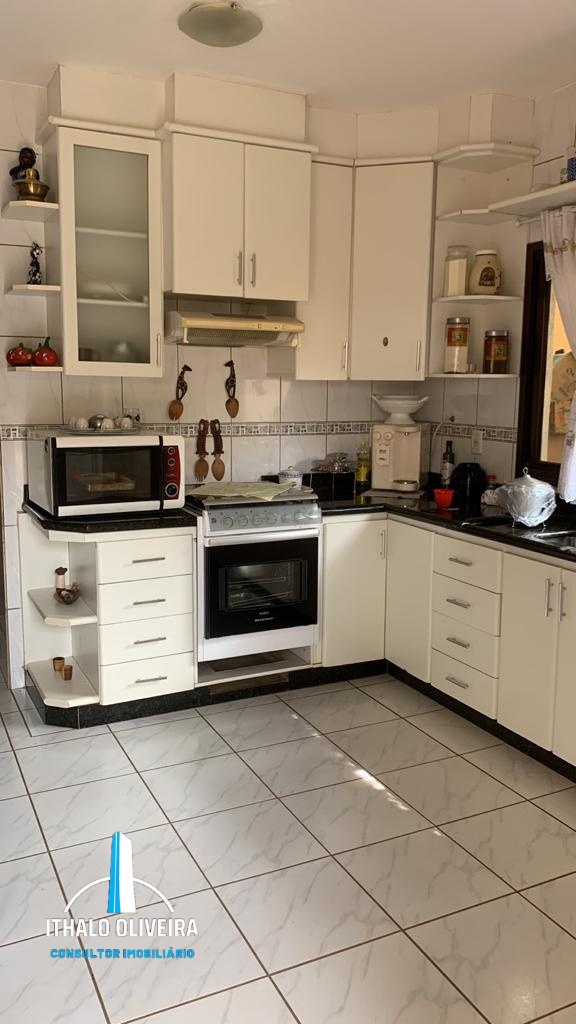 Imagem Sobrado com 4 Quartos à Venda, 312 m²em Setor Jaó - Goiânia