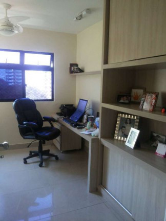 Imagem Apartamento com 4 Quartos à Venda, 178 m² em Lagoa Nova - Natal