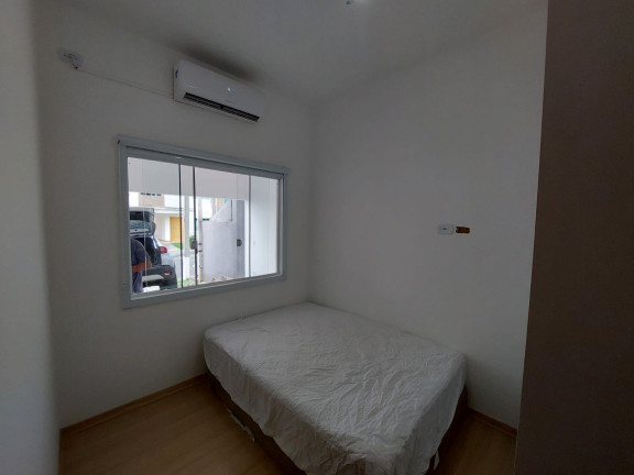 Imagem Casa com 2 Quartos à Venda, 80 m² em Abranches - Curitiba