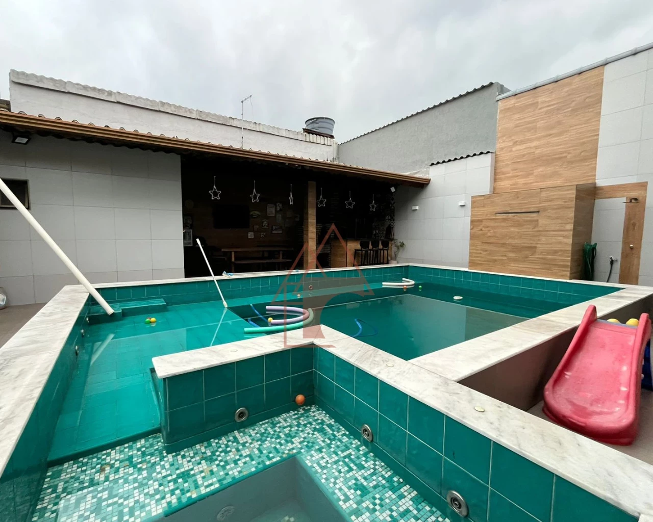 Imagem Sobrado com 3 Quartos à Venda, 255 m² em Parque São Luis - Cubatão