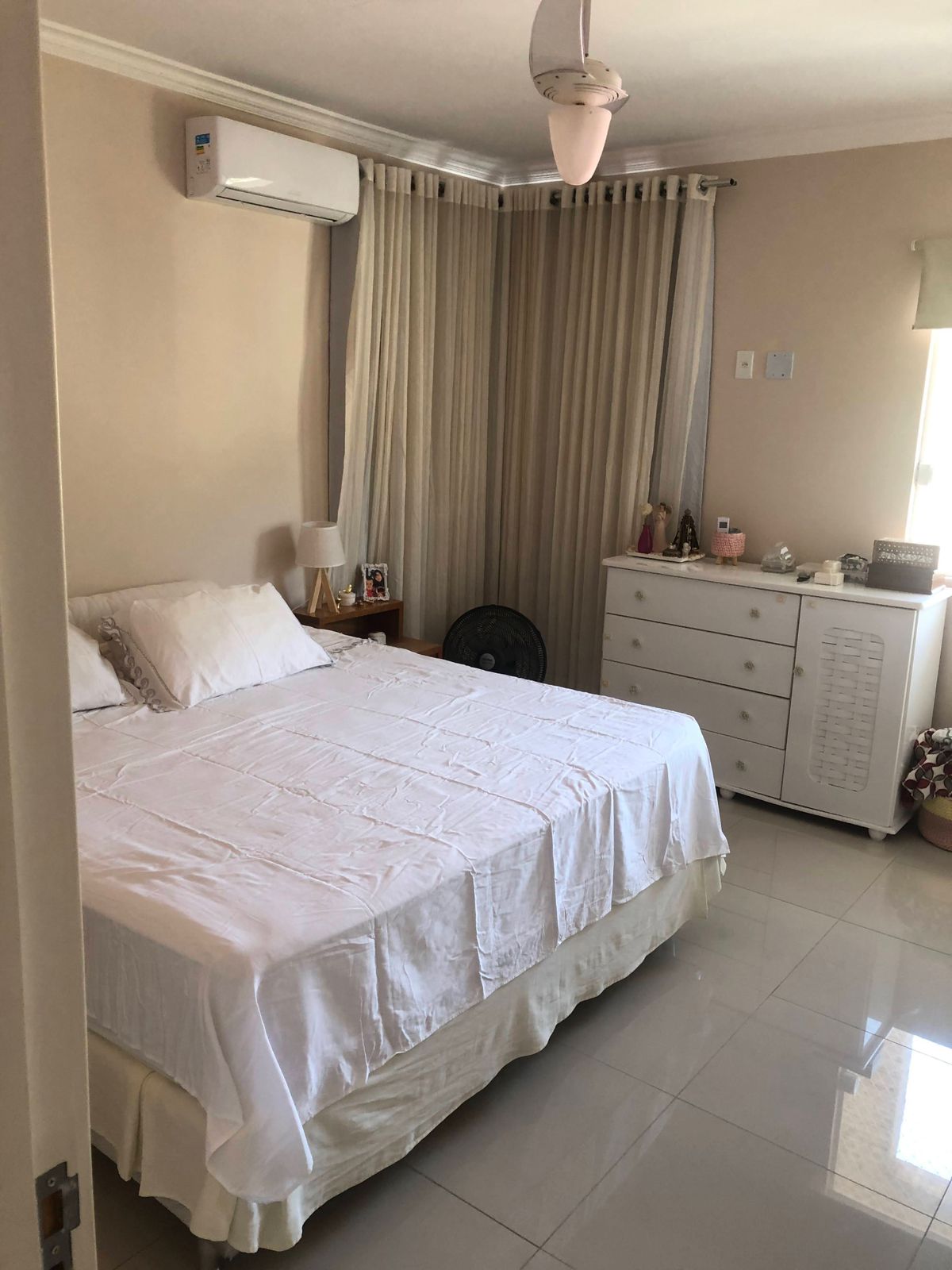 Imagem Sobrado com 3 Quartos à Venda, 180 m²em Campo Grande - Rio de Janeiro