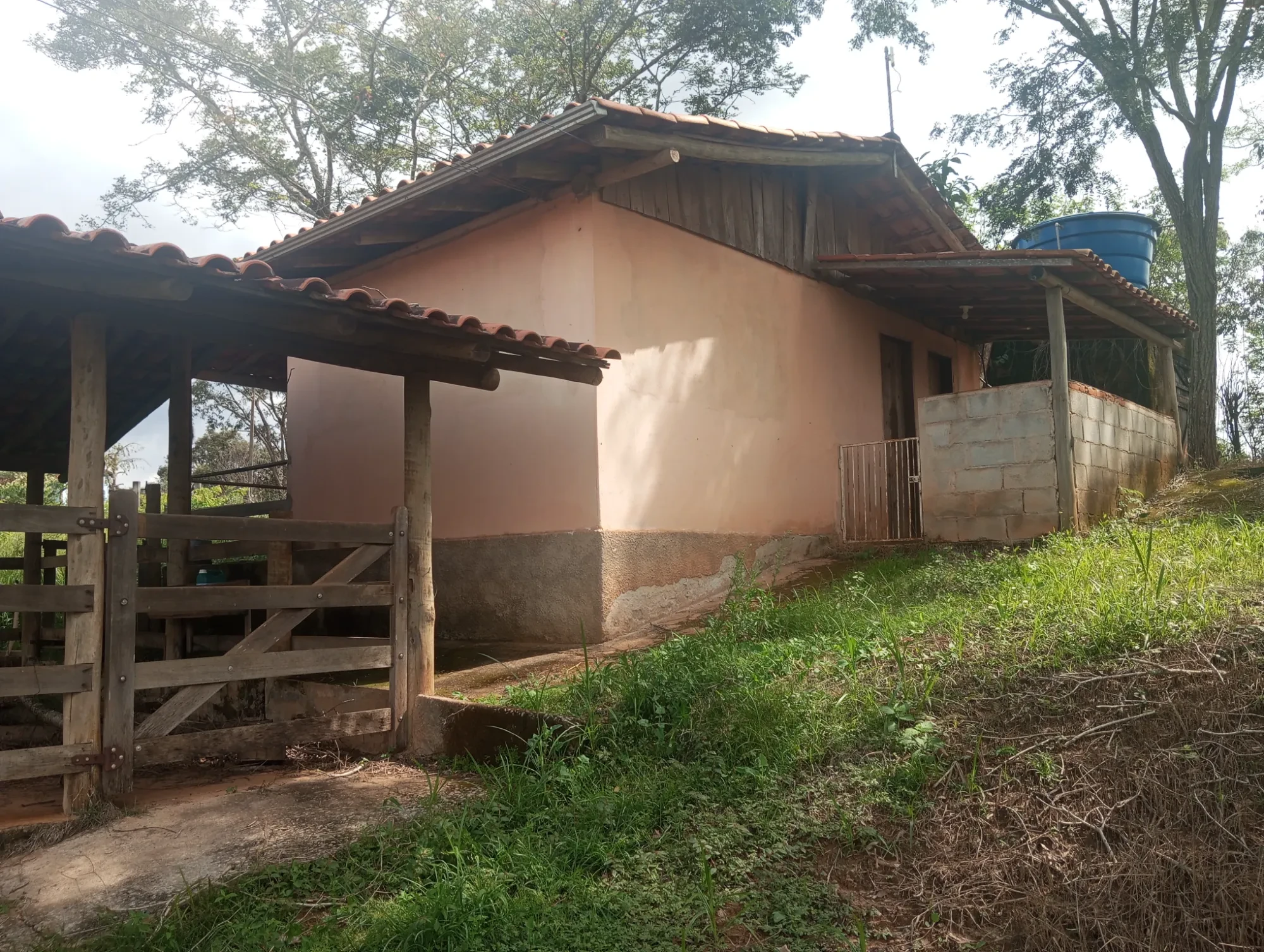 Foto do imóvel: Chácara à Venda, 20100 metros em Mateus Leme - Mateus Leme