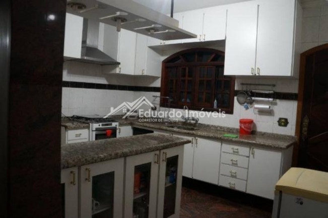 Imagem Sobrado com 3 Quartos para Alugar, 400 m² em Parque Jaçatuba - Santo André