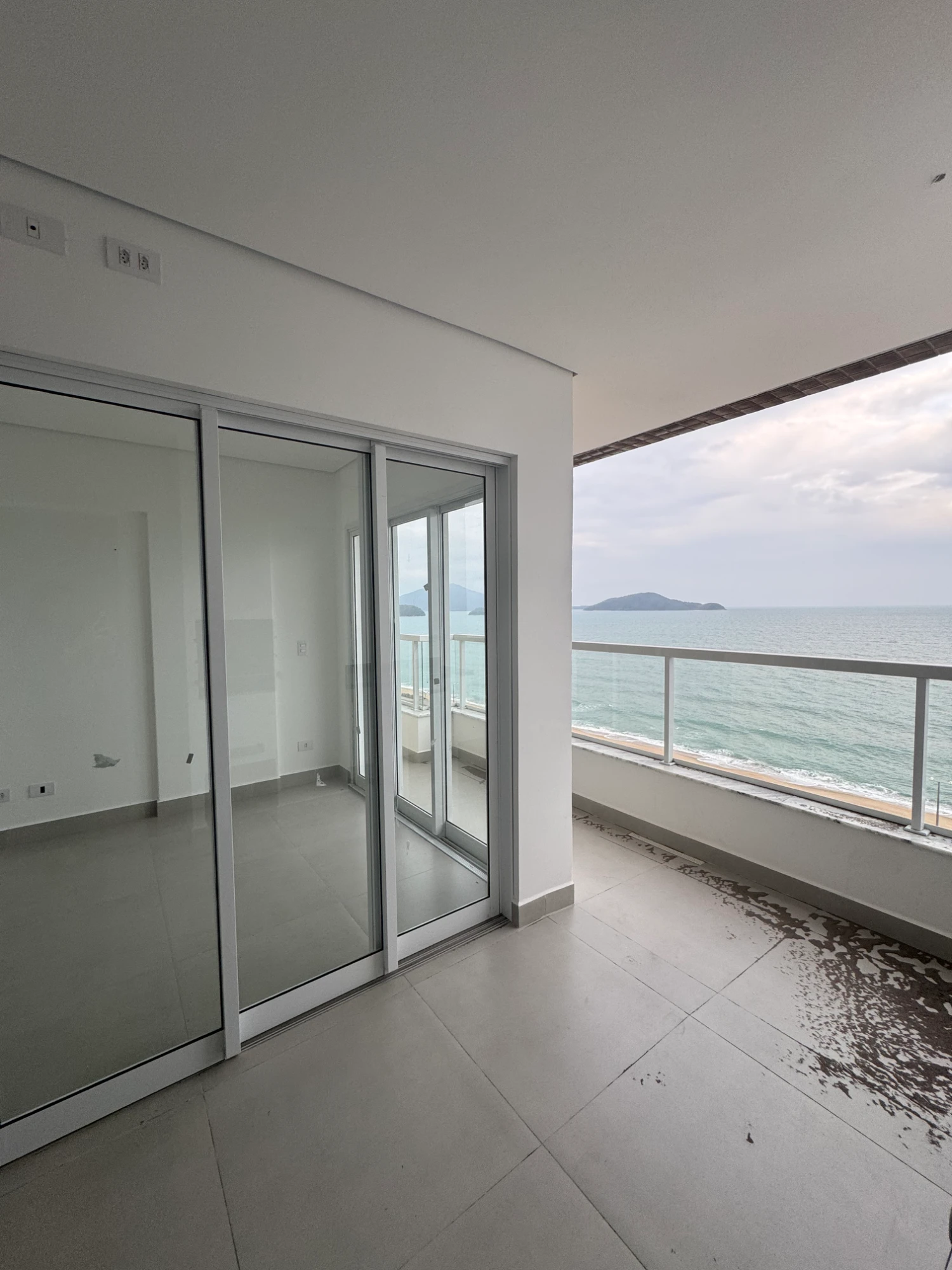 Imagem Apartamento com 3 Quartos à Venda, 99 metros em Massaguaçu - Caraguatatuba