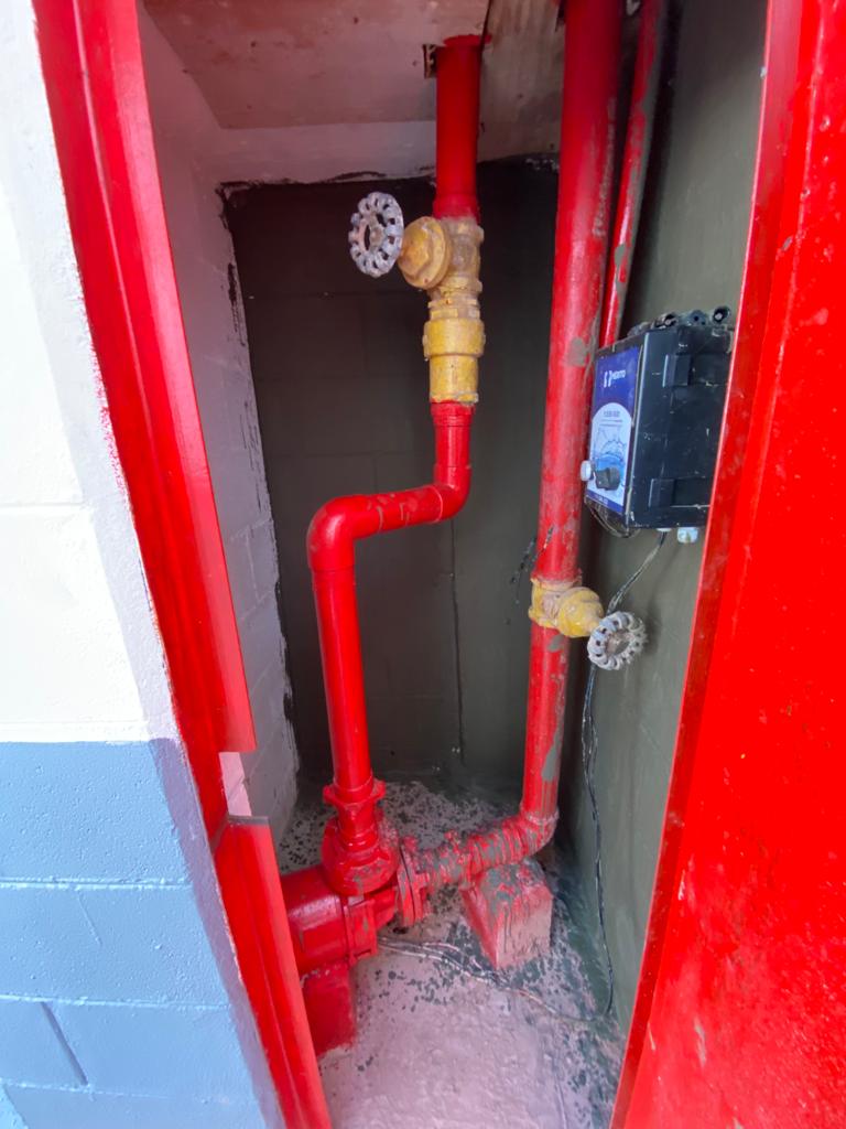 Foto do imóvel: Galpão para Alugar, 1.300 m² em Jardim Henriqueta - Taboão da Serra