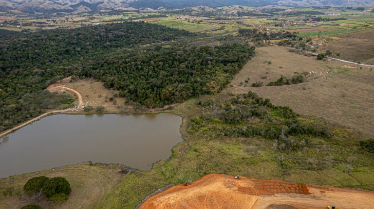 Terreno à Venda, 300 m² em Borda da Mata - Caçapava