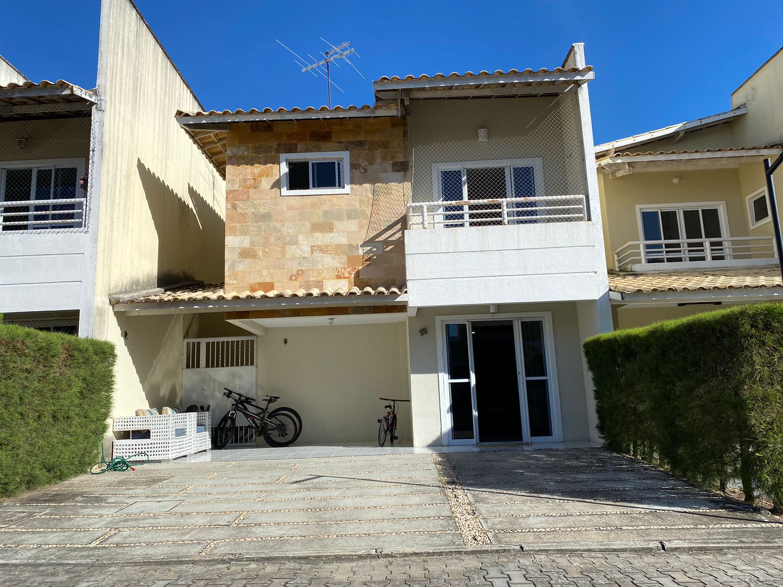Casa de Condomínio com 3 Quartos à Venda, 140 m²em Sapiranga-Coité - Fortaleza