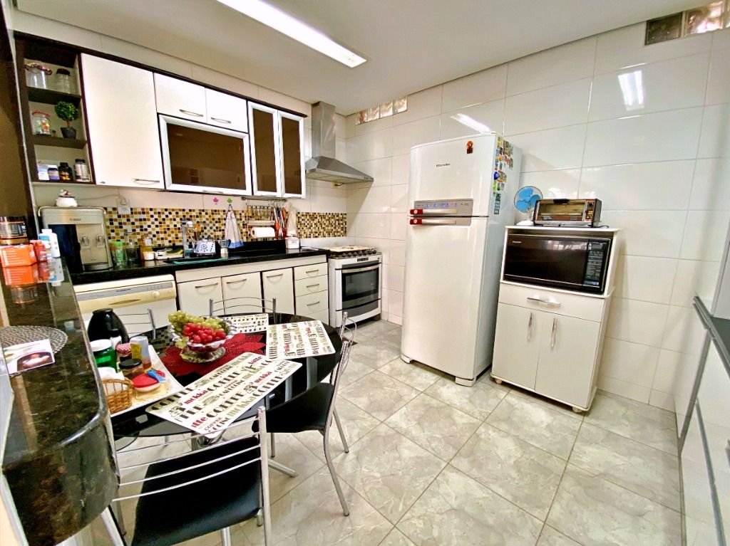 Foto do imóvel: Casa com 3 Quartos à Venda, 266 m² em Planalto - Belo Horizonte