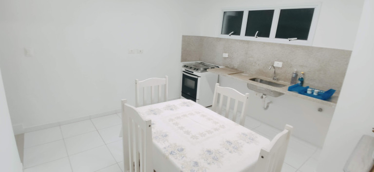 Imagem Apartamento com 2 Quartos à Venda ou Locação, 110 m² em Pitangueiras - Guarujá