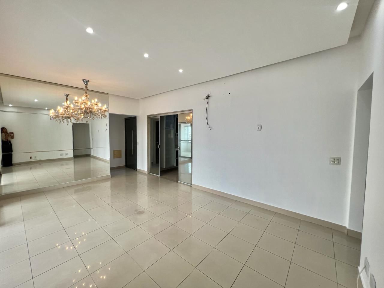 Imagem Apartamento com 4 Quartos à Venda, 155 m²em Batista Campos - Belém