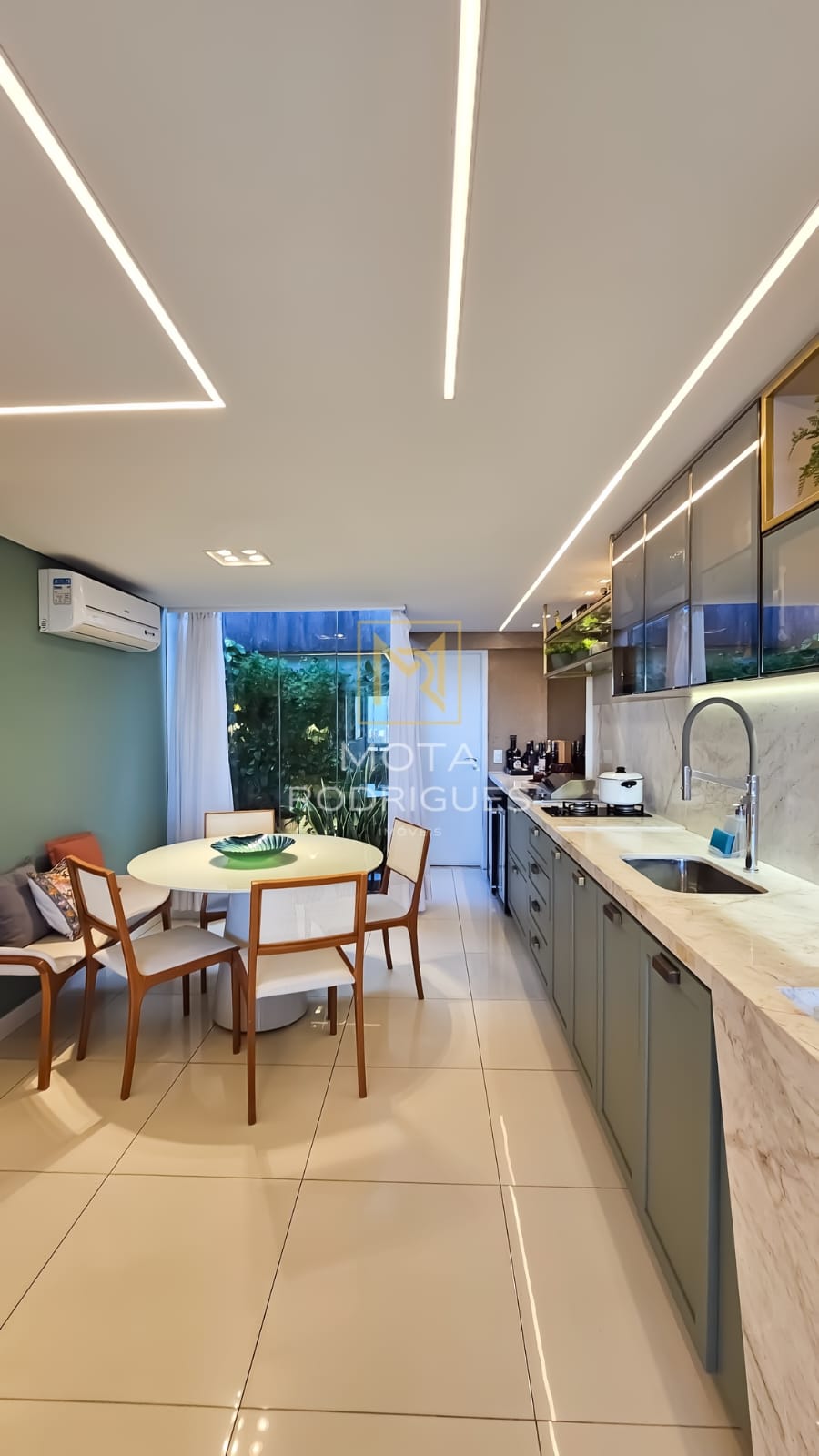 Foto do imóvel: Apartamento com 3 Quartos à Venda, 220 m² em Dionisio Torres - Fortaleza
