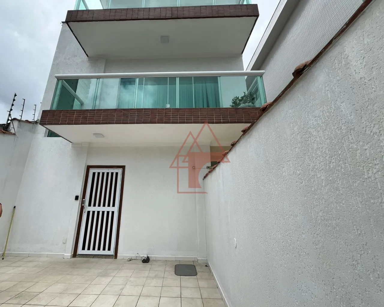 Imagem Sobrado com 4 Quartos à Venda, 151 m² em Embaré - Santos