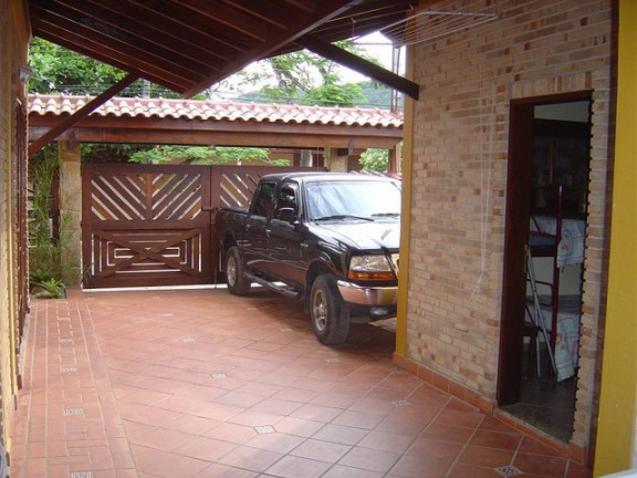 Sobrado com 4 Quartos à Venda, 437 m²em Capricórnio I - Caraguatatuba