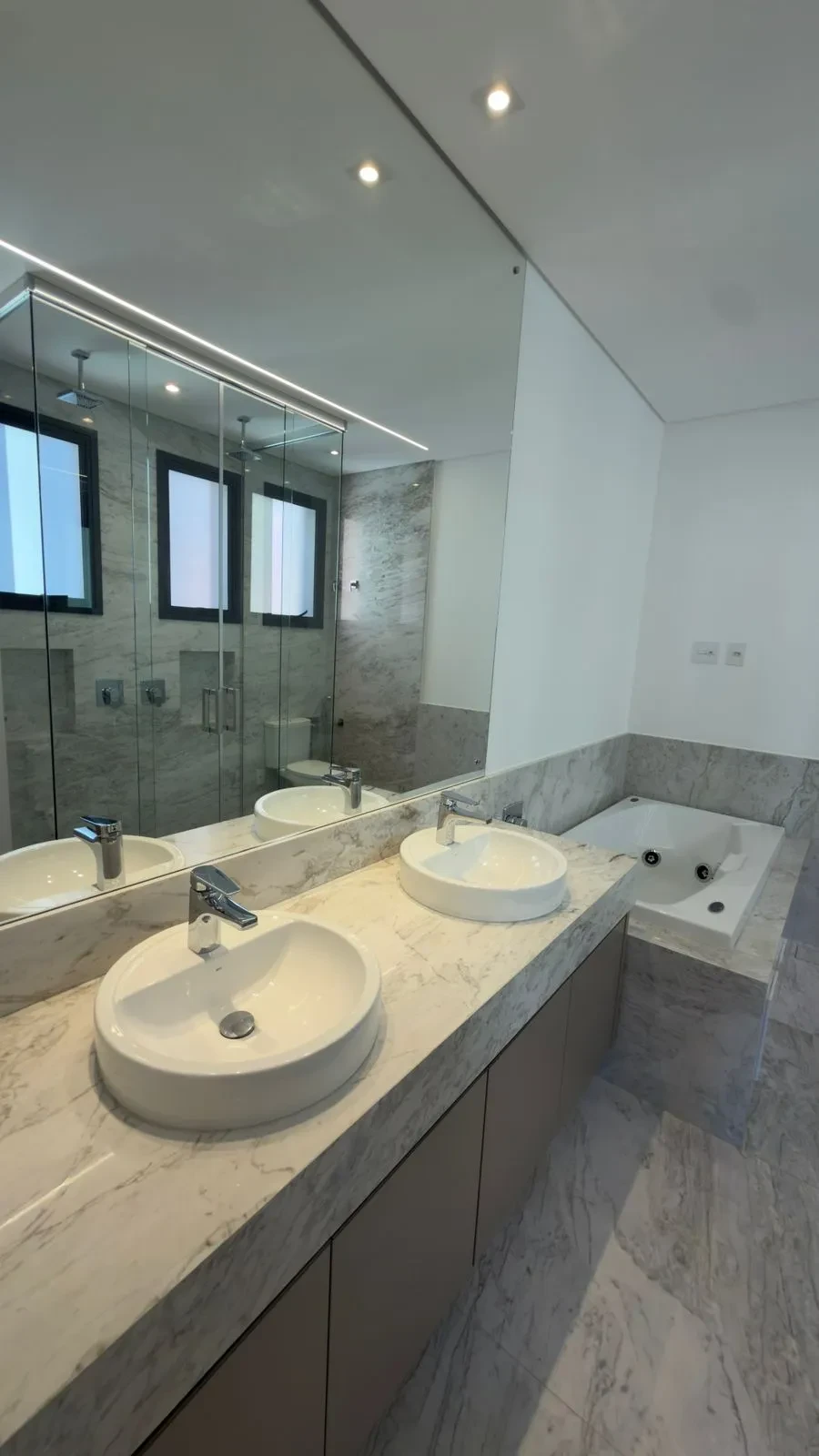 Foto do imóvel: Apartamento com 3 Quartos à Venda, 223 m² em Cabral - Curitiba