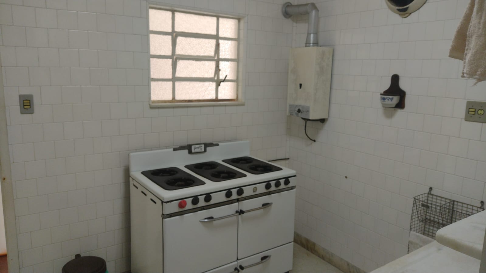 Imagem Casa com 6 Quartos à Venda, 300 m² em Bingen - Petrópolis