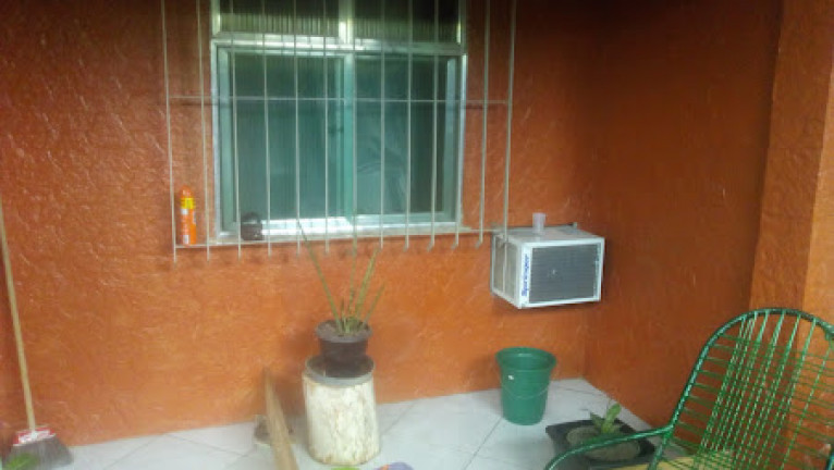 Casa com 2 Quartos à Venda,  em Miguel Couto - Nova Iguaçu