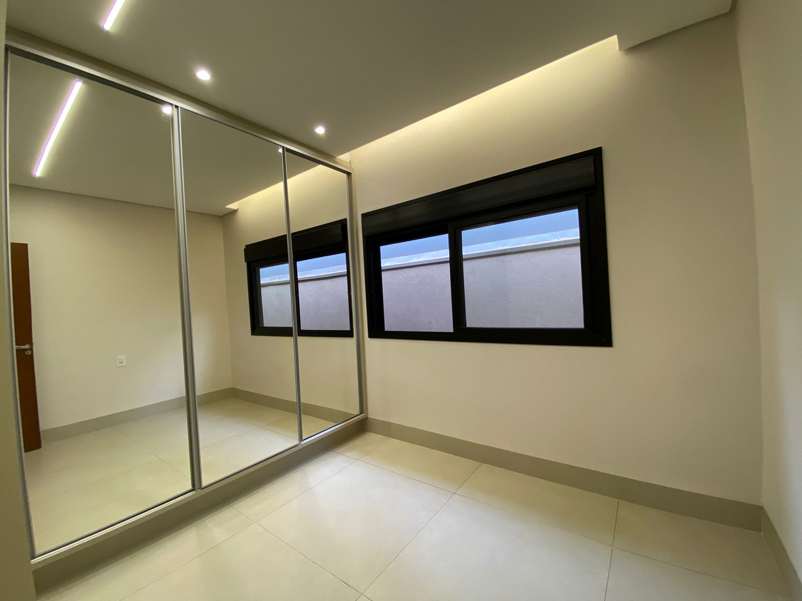 Imagem Casa com 3 Quartos à Venda, 240 m²em Setor Morada do Sol - Rio Verde