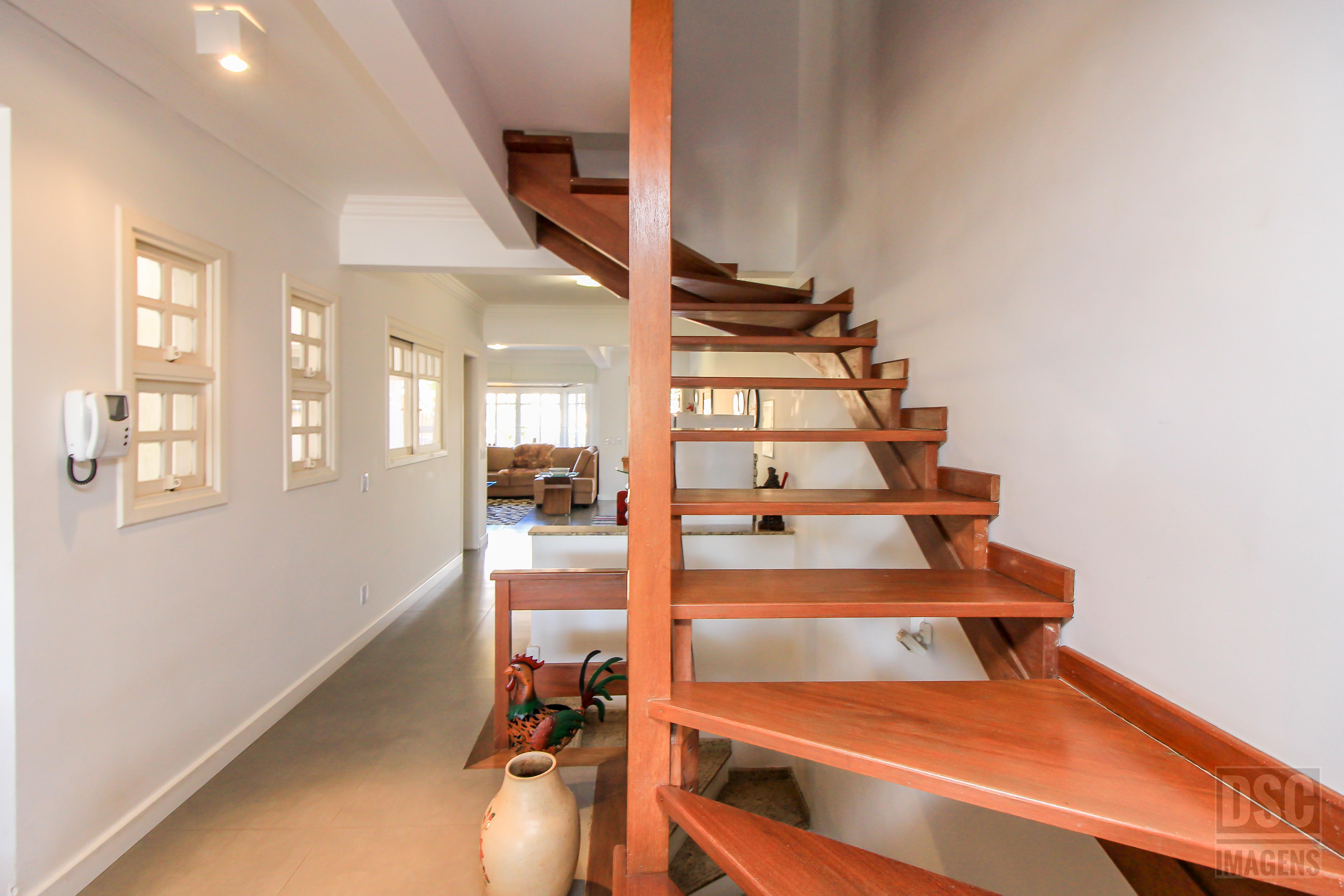 Imagem Casa com 4 Quartos à Venda, 456 m²em Chácara das Pedras - Porto Alegre