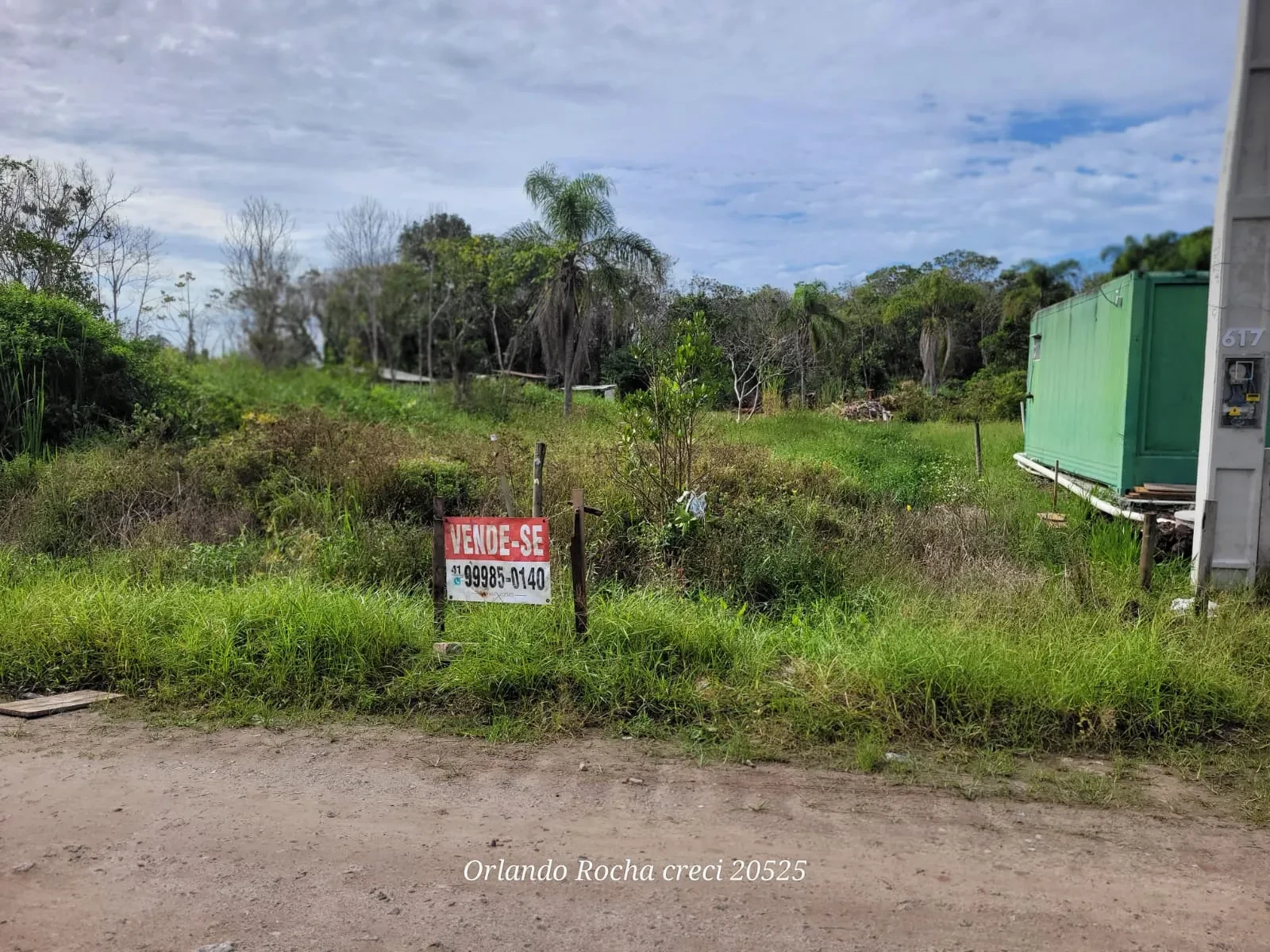 Imagem Terreno à Venda, 360 metros em Barra do Saí - Itapoá