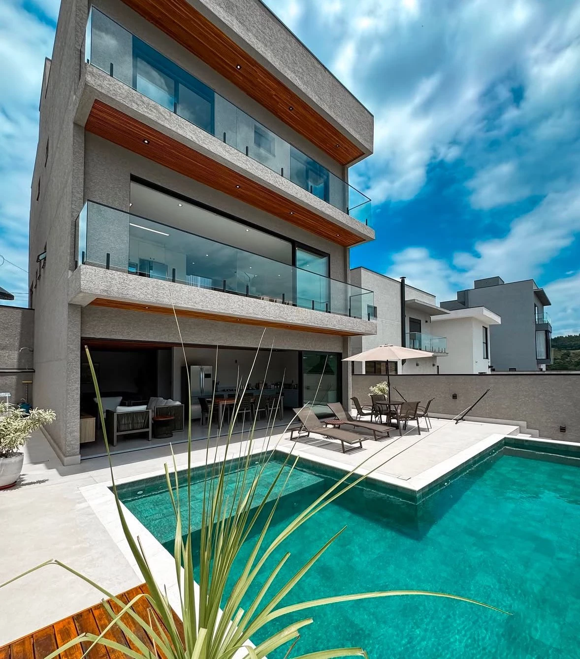 Sobrado com 4 Quartos à Venda, 330 m² em Rio abaixo - Atibaia