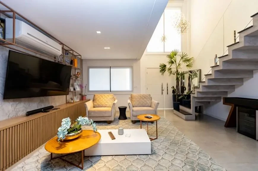 Imagem Casa com 4 Quartos à Venda, 320 metros em Bom Retiro - Curitiba