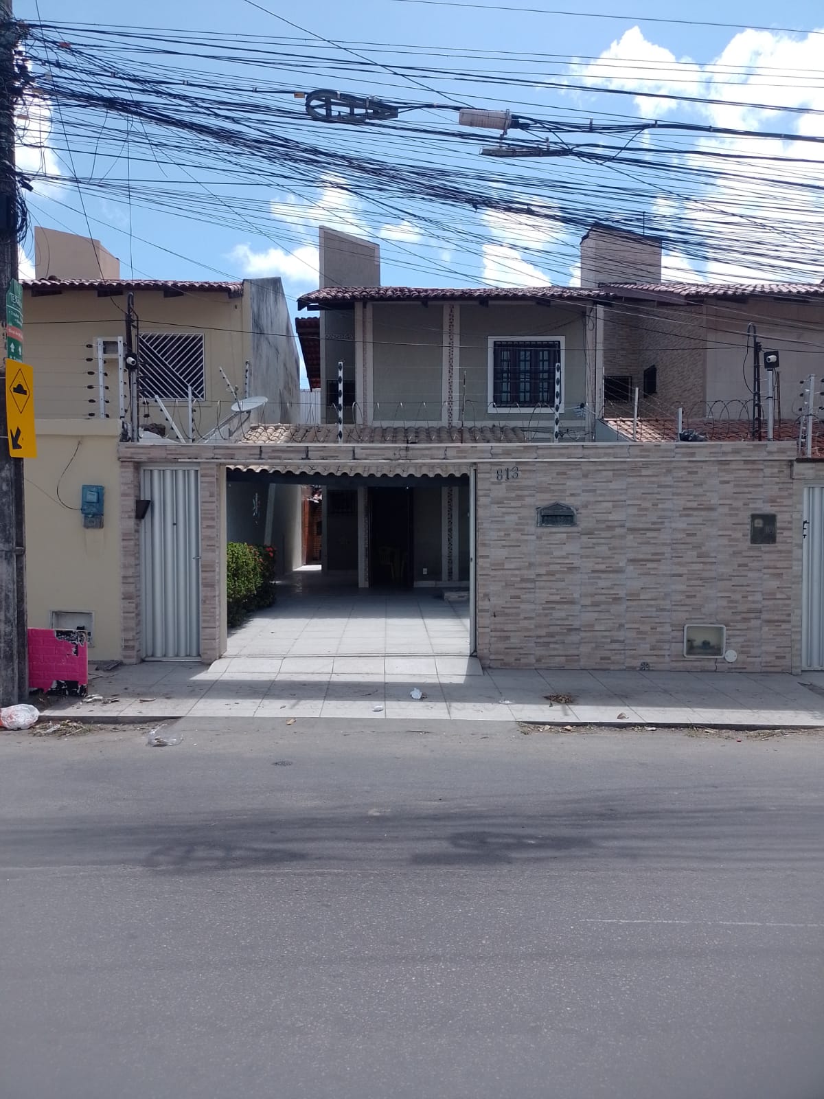 Casa com 3 Quartos à Venda, 110 m²em Itaperi - Fortaleza