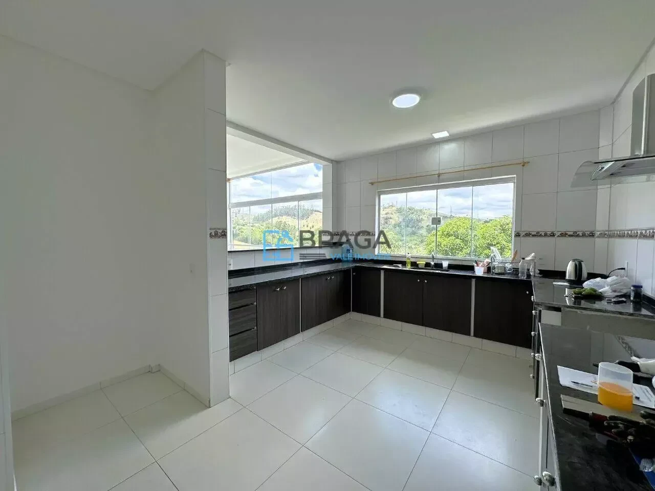 Imagem Casa com 3 Quartos à Venda, 269 metros em Jambeiro - Jambeiro