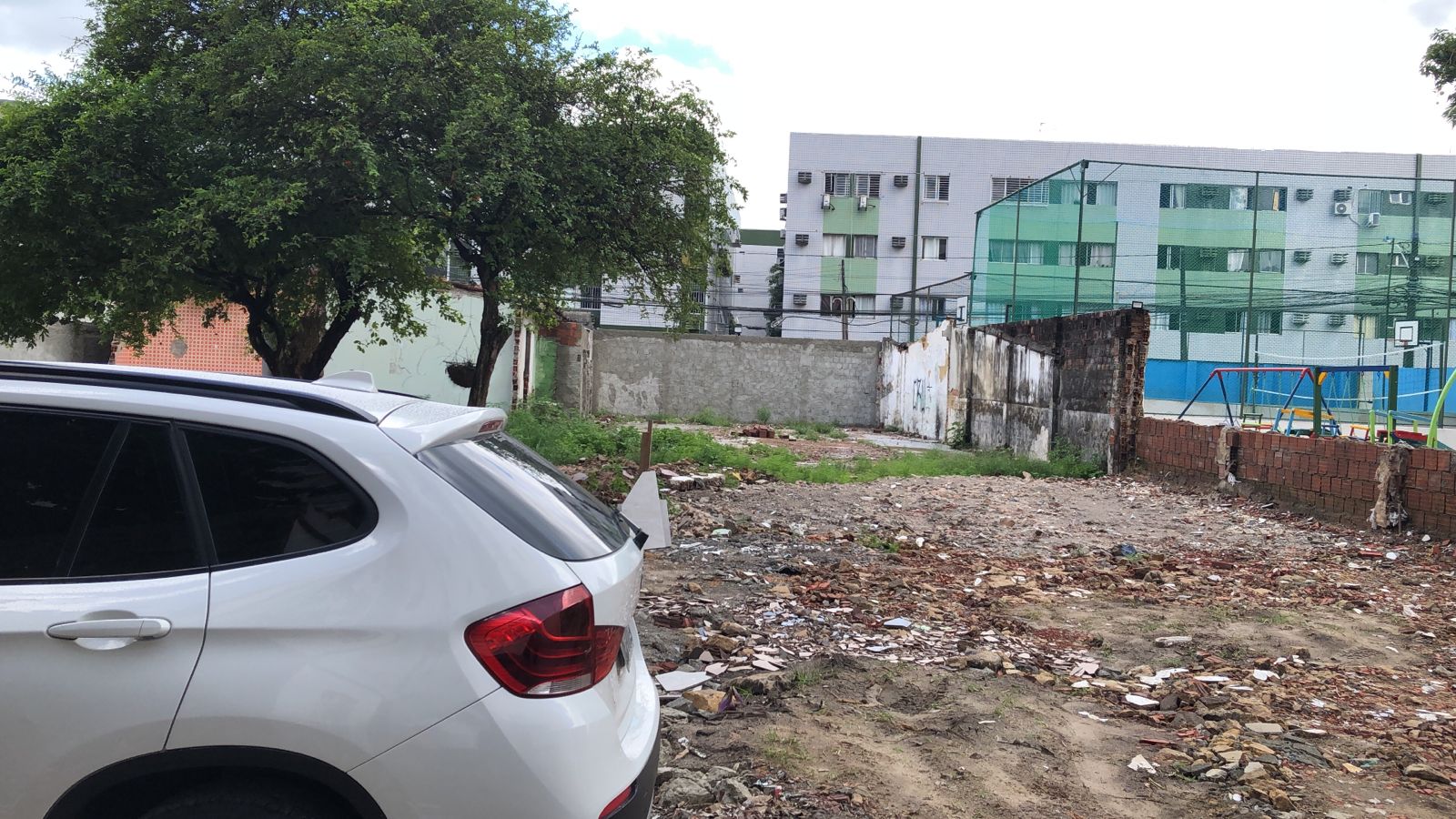 Foto do imóvel: Terreno à Venda, 1.000 m² em Várzea - Recife