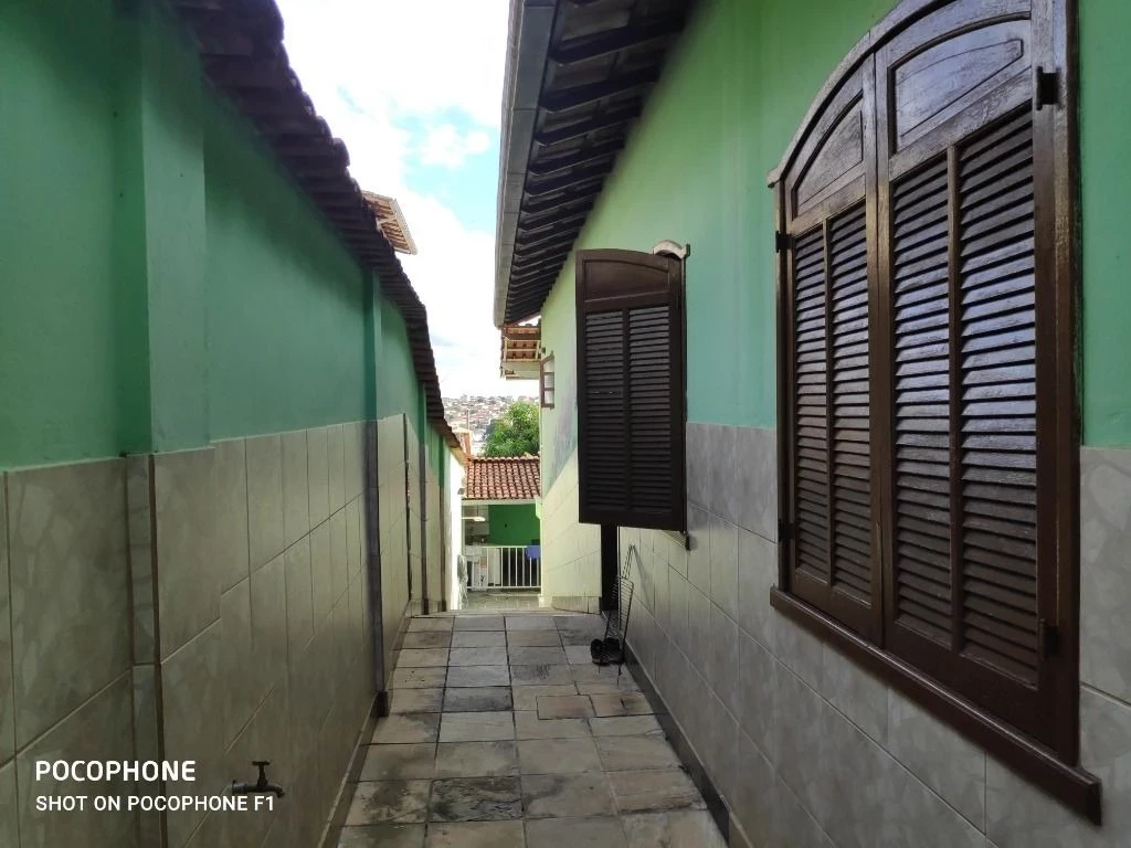 Imagem Casa com 5 Quartos à Venda, 290 m² em Parque Xangri-Lá - Contagem