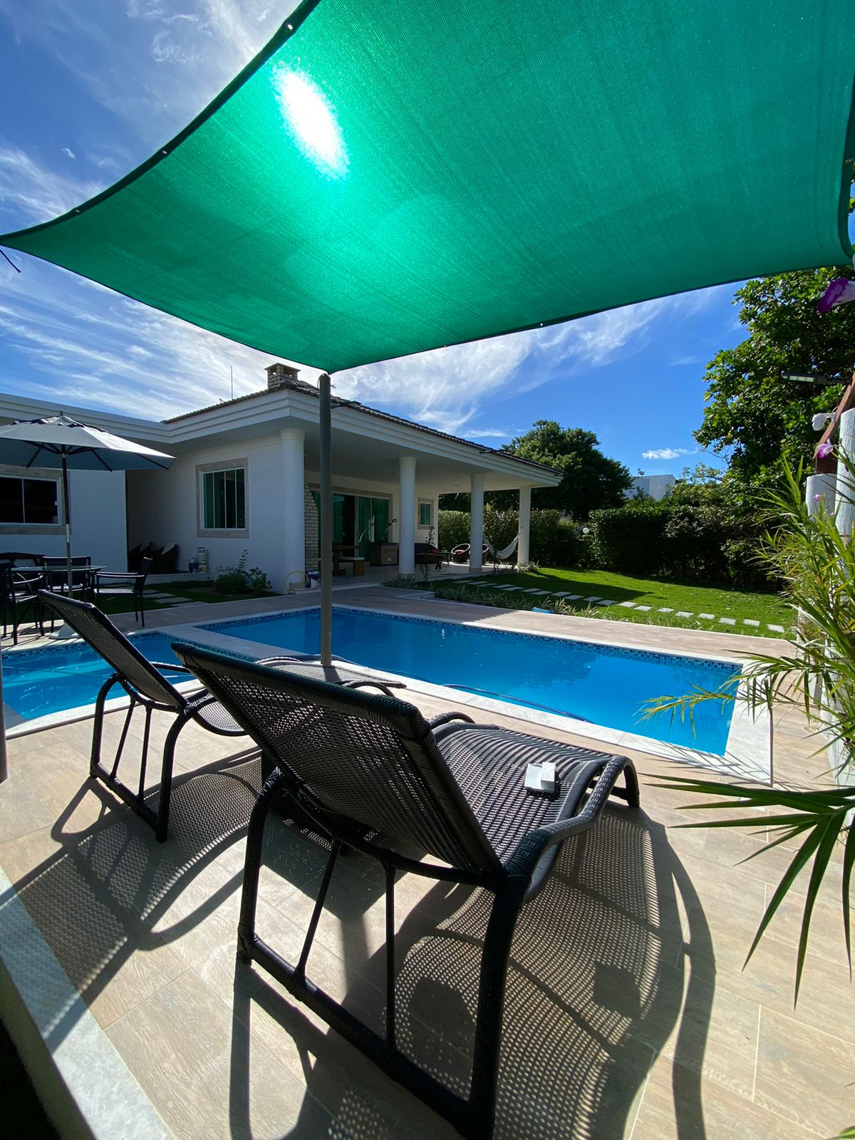 Imagem Casa de Condomínio com 5 Quartos para Alugar, 190 m²em Busca Vida (Abrantes) - Camaçari