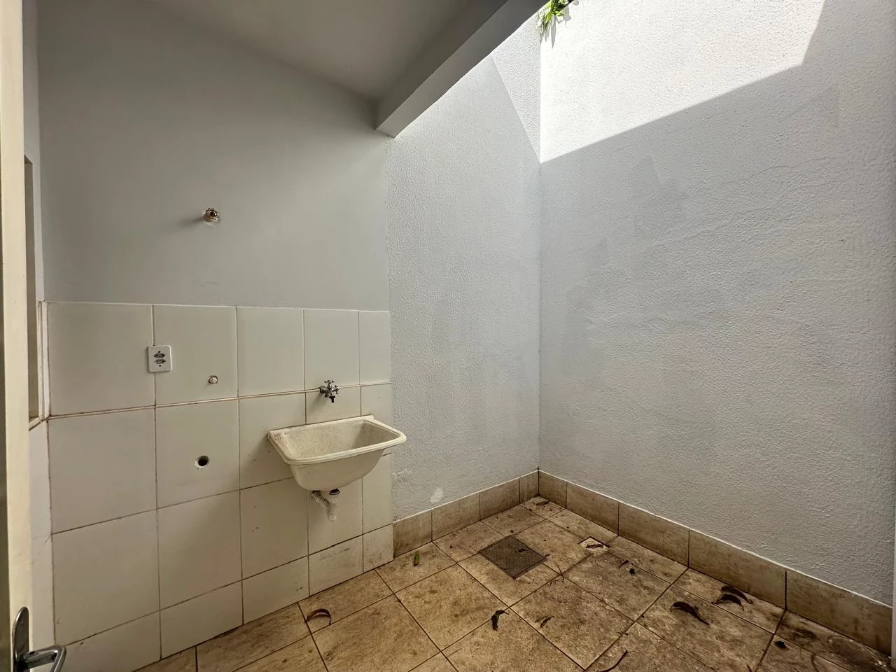 Imagem Casa com 2 Quartos à Venda, 75 m² em Residencial Recanto do Bosque - Goiânia Imagem Casa com 2 Quartos à Venda, 75 m² em Residencial Recanto do Bosque - Goiânia