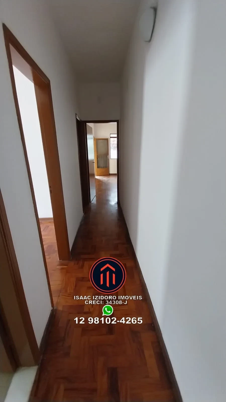 Imagem Casa com 3 Quartos à Venda, 300 m² em Jardim Ícaro - Guaratinguetá