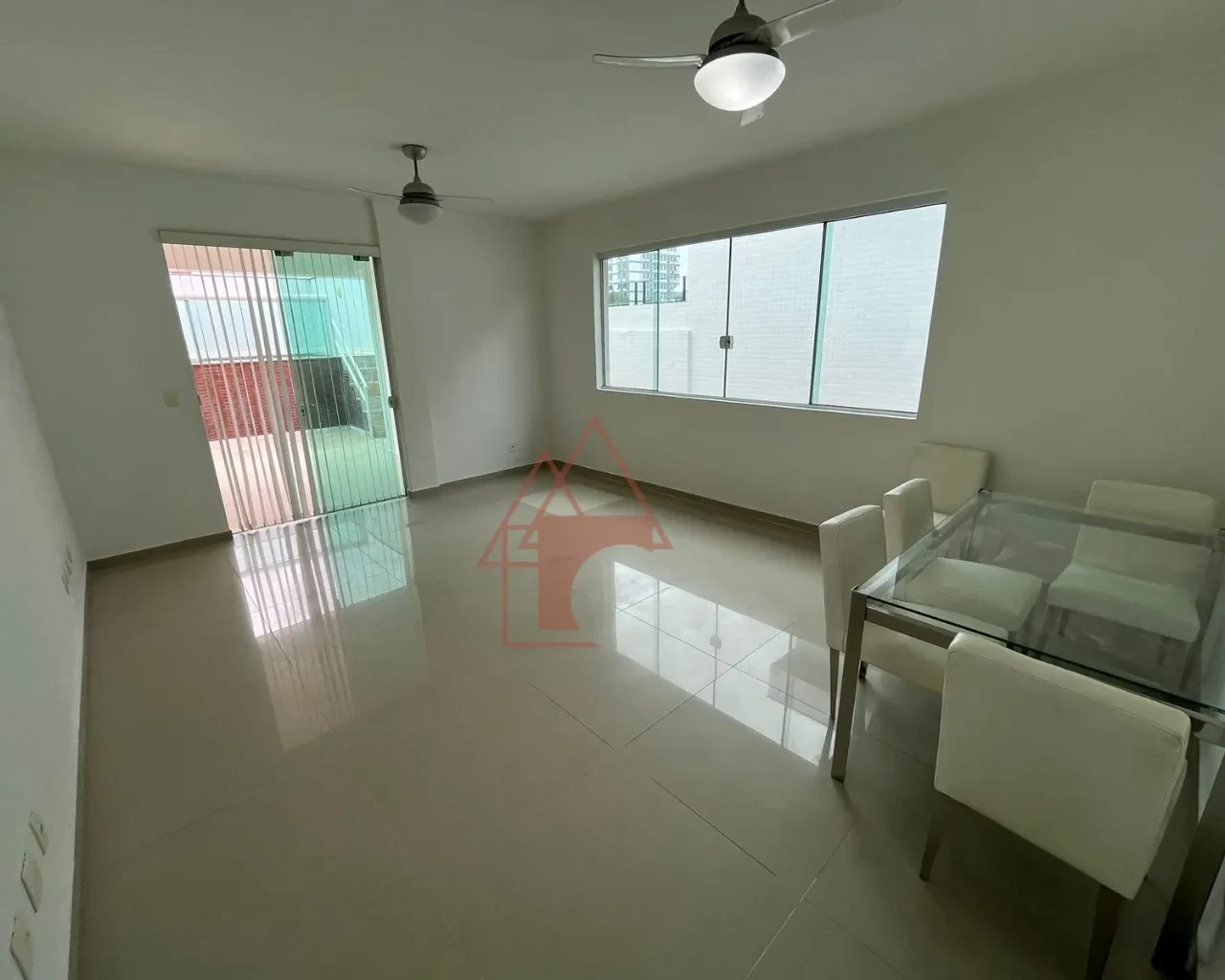 Imagem Sobrado com 4 Quartos à Venda, 151 m² em Embaré - Santos
