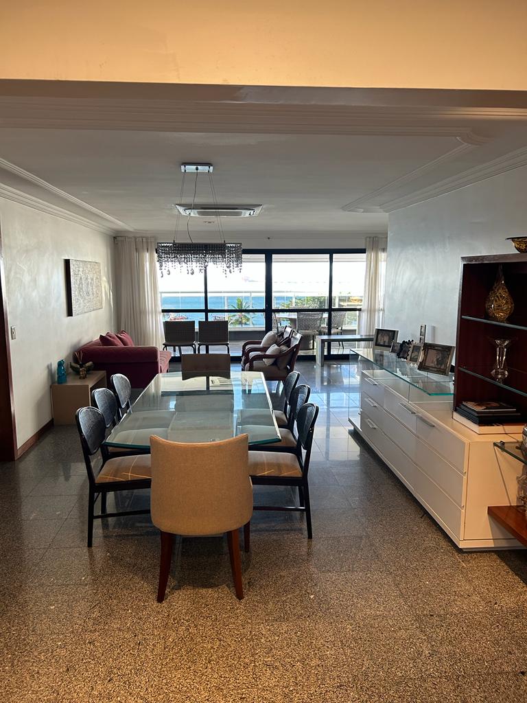 Apartamento com 3 Quartos à Venda, 217 m²em Mucuripe - Fortaleza
