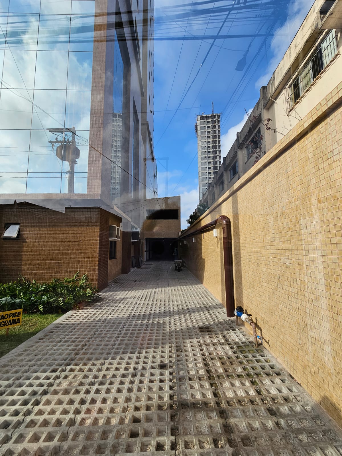 Imagem Apartamento com 3 Quartos para Alugar, 79 m²em Telégrafo - Belém