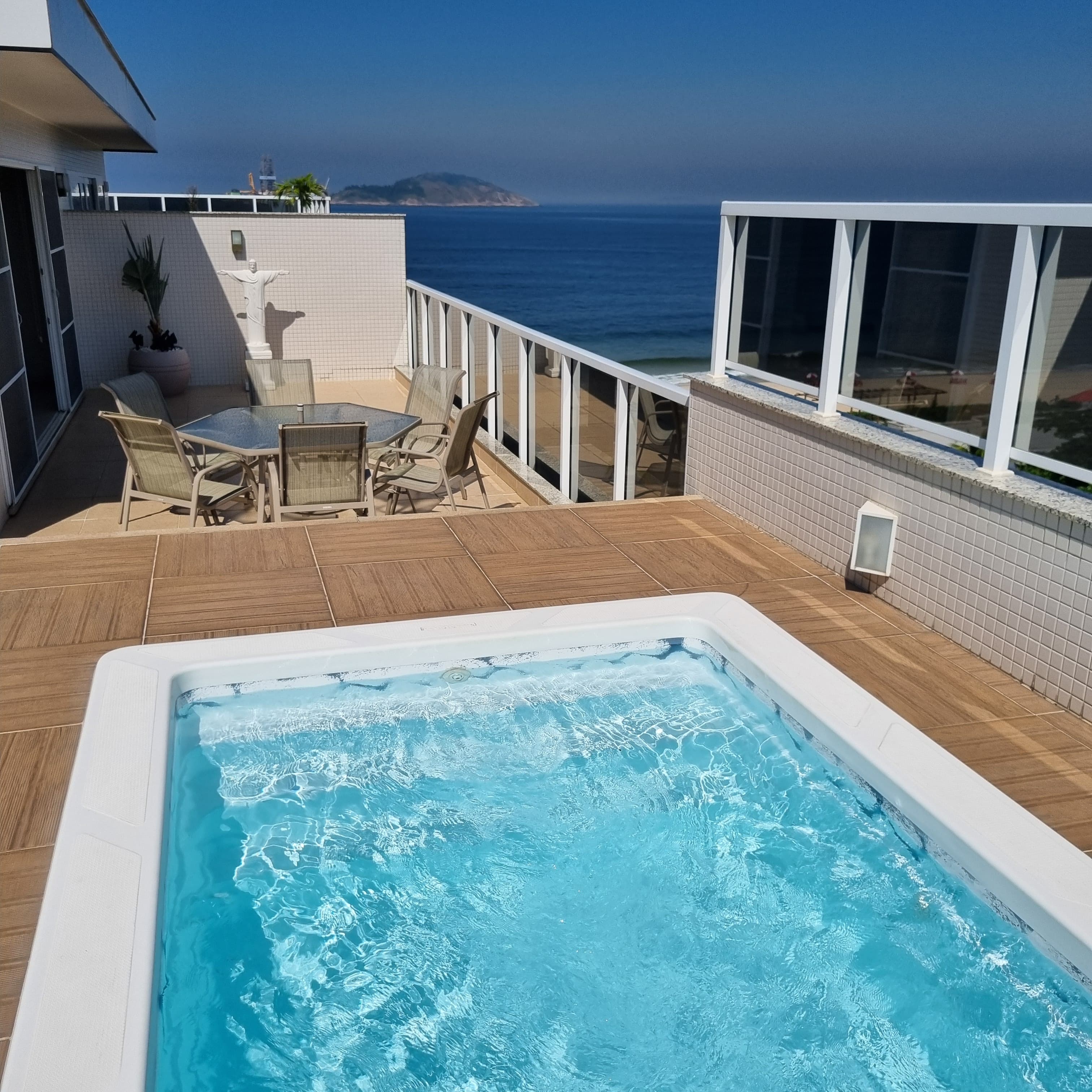 Imagem Cobertura com 4 Quartos à Venda, 299 m²em Piratininga - Niterói