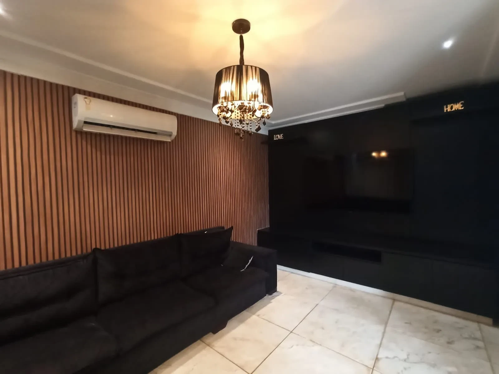 Imagem Casa de Condomínio com 5 Quartos para Alugar, 600 m² em Jardins Paris - Goiânia