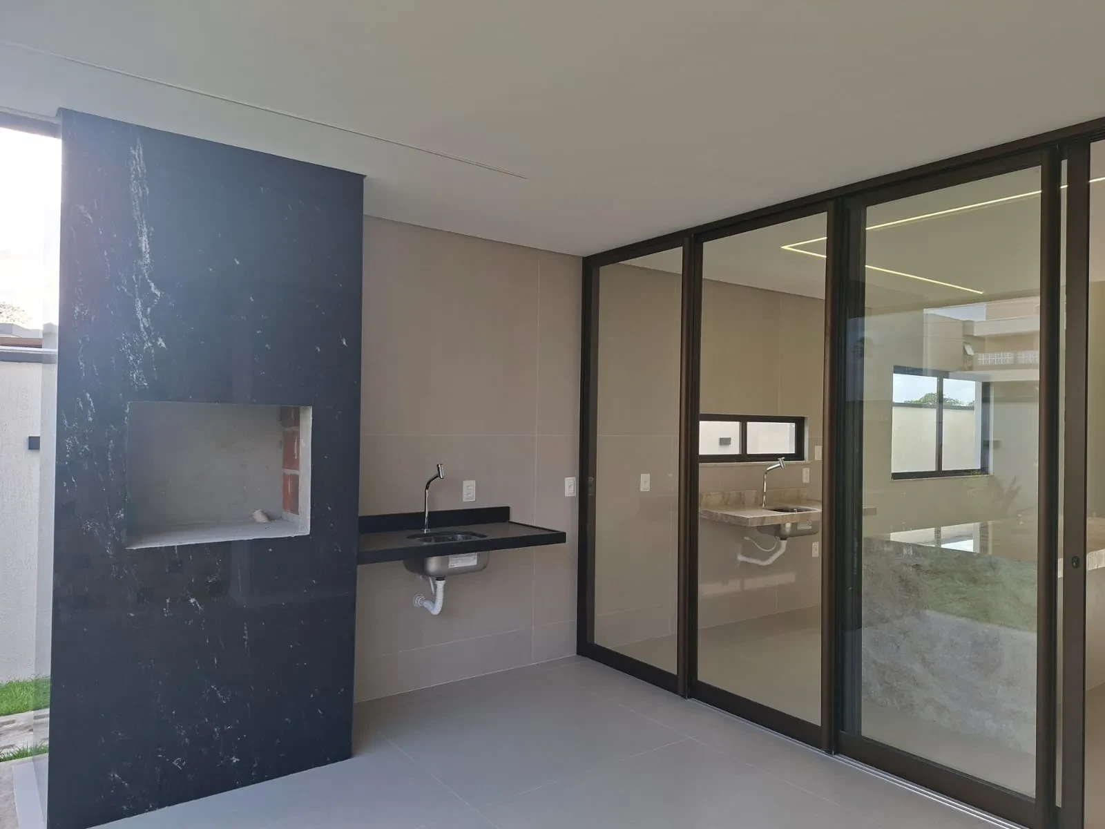 Imagem Casa de Condomínio com 3 Quartos à Venda, 143 m² em Cidade Alpha - Eusébio