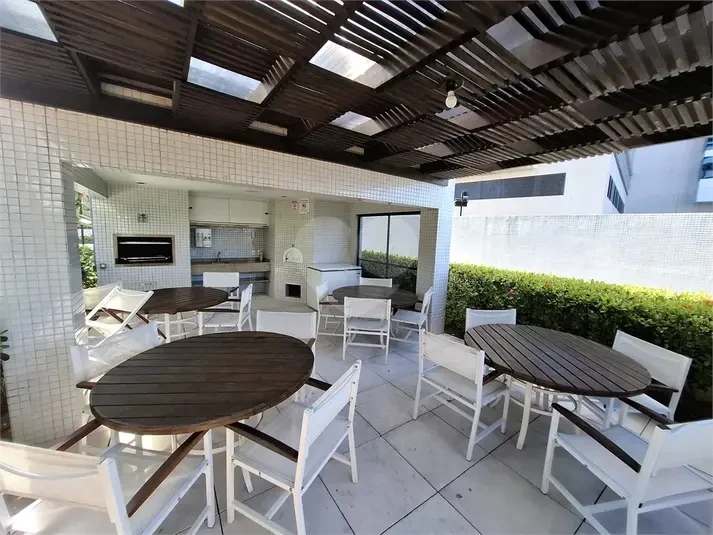 Imagem Apartamento com 2 Quartos à Venda, 84 m² em  - 